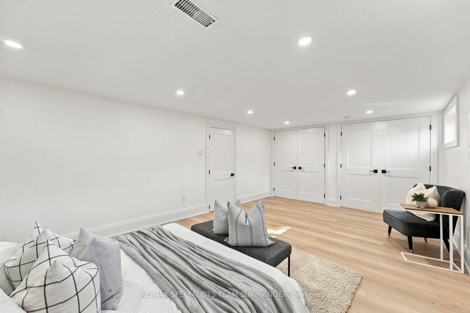 Photo 37 of 10 Dumbarton Road, Etobicoke, Stonegate-Queensway — HOMEH