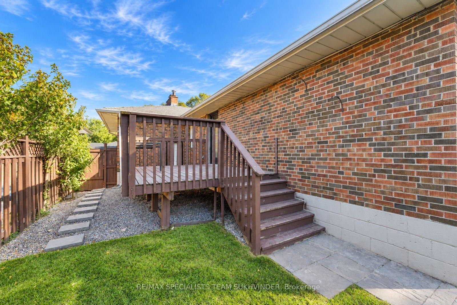 Photo 44 of 10 Dumbarton Road, Etobicoke, Stonegate-Queensway — HOMEH