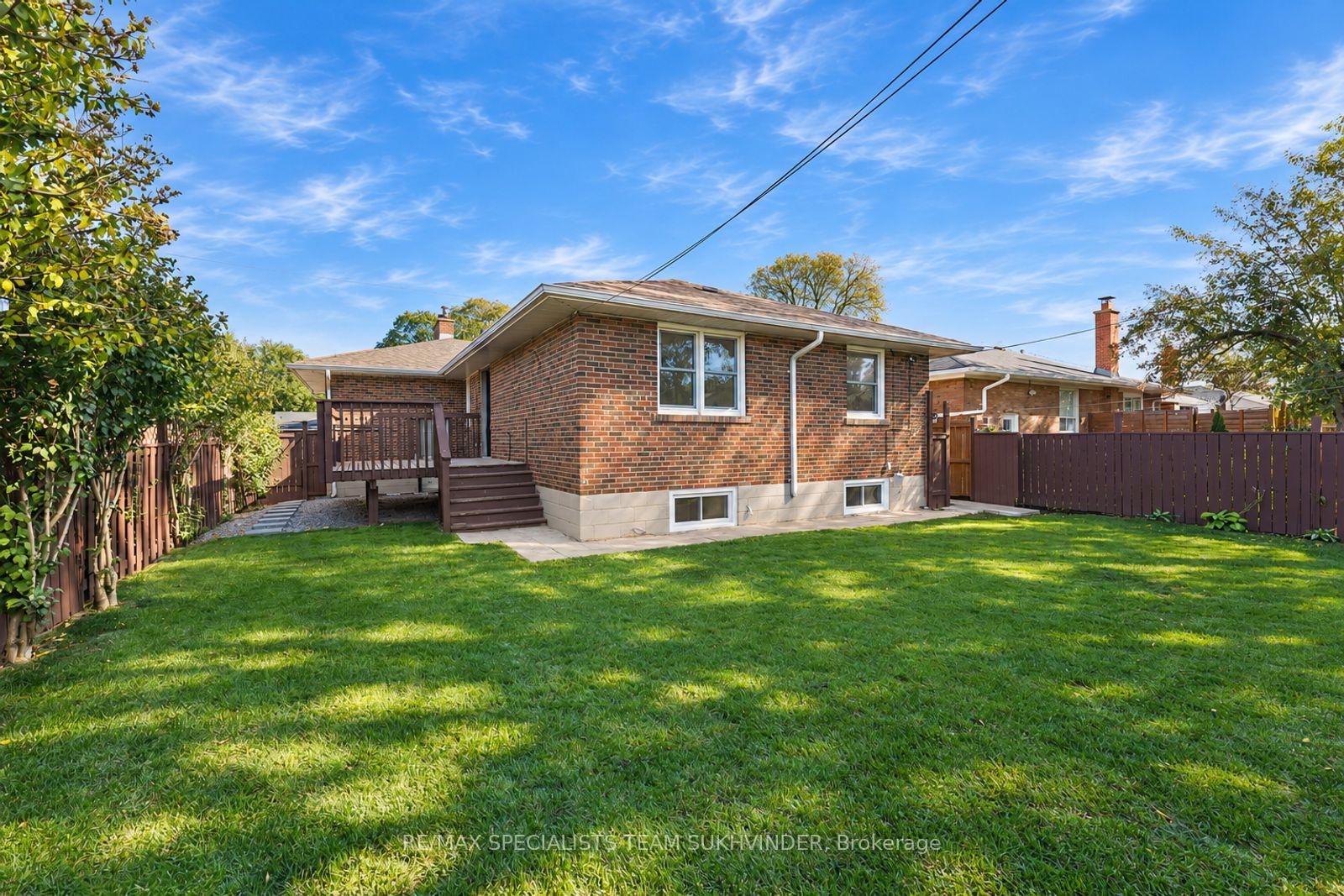 Photo 49 of 10 Dumbarton Road, Etobicoke, Stonegate-Queensway — HOMEH