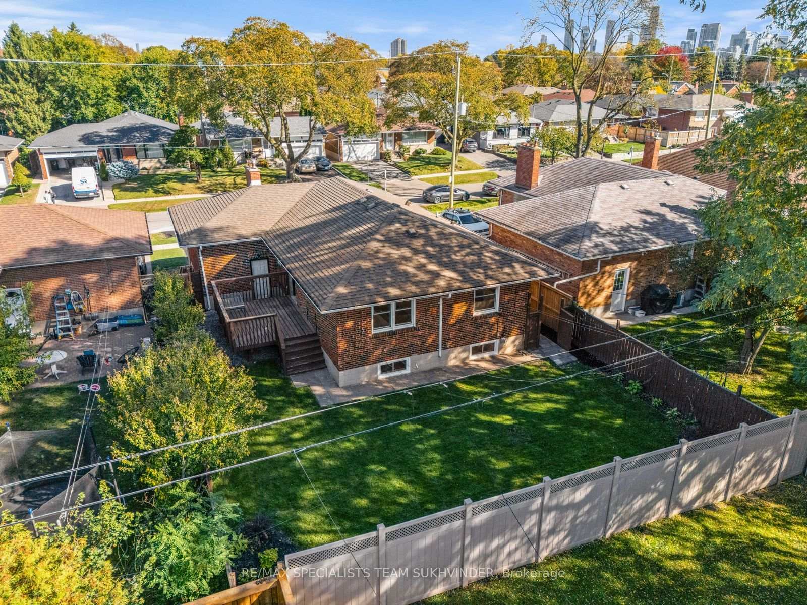 Photo 50 of 10 Dumbarton Road, Etobicoke, Stonegate-Queensway — HOMEH
