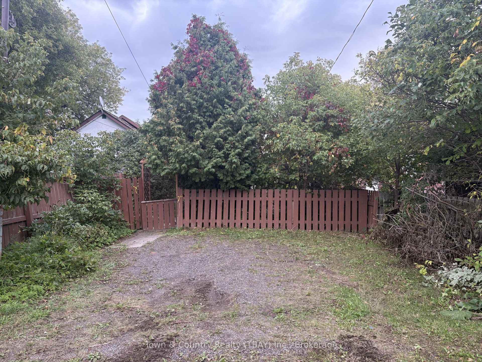 Photo 11 of 509 May Street N, Thunder Bay, McKeller Park — HOMEH