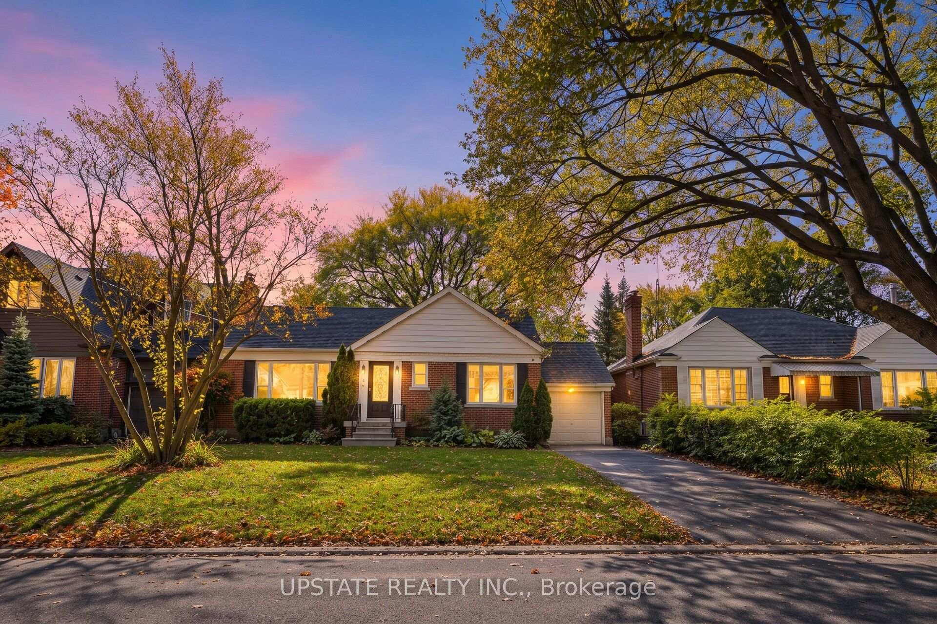 Photo 2 of 9 Elderidge Avenue, Etobicoke, Stonegate-Queensway — HOMEH
