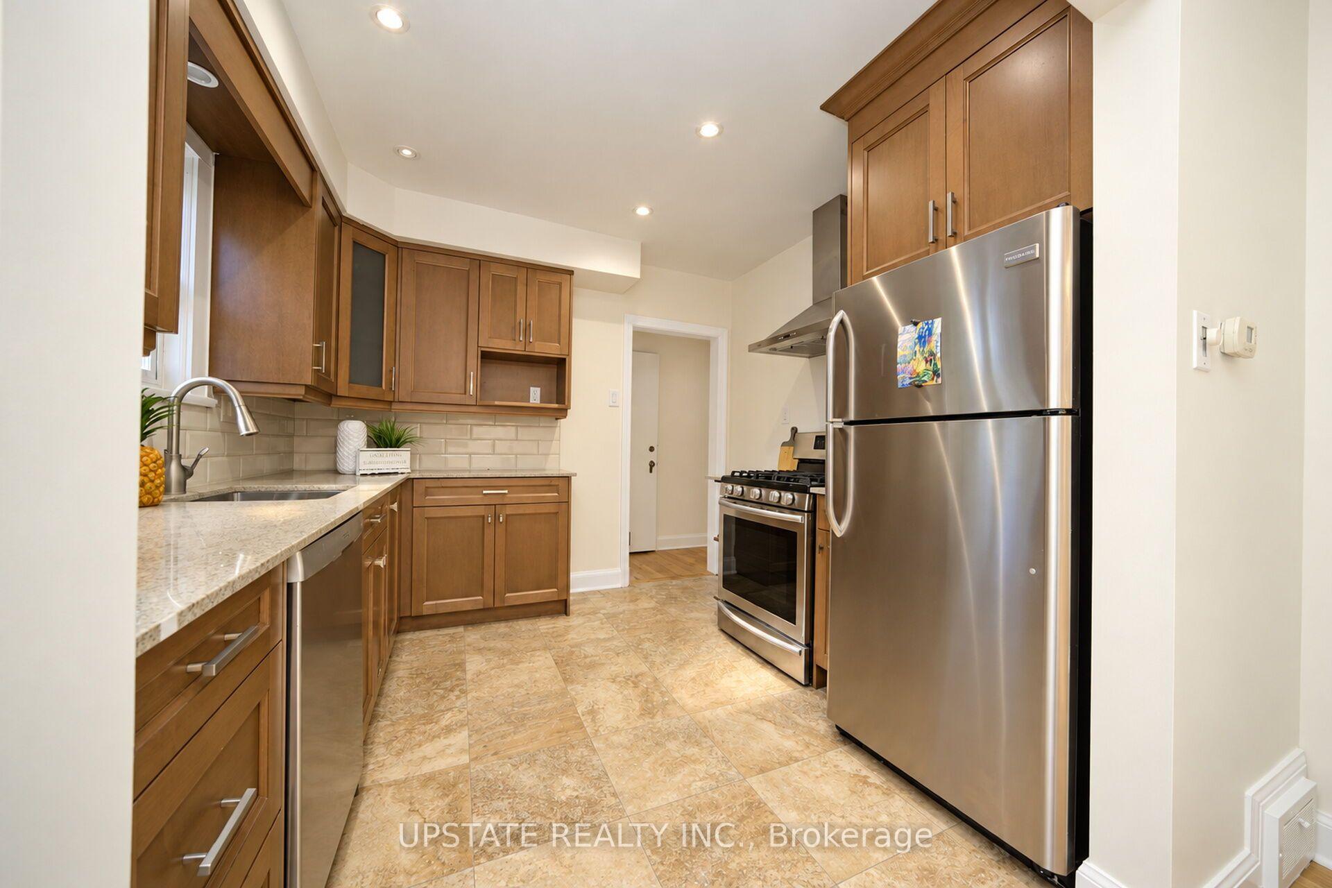 Photo 18 of 9 Elderidge Avenue, Etobicoke, Stonegate-Queensway — HOMEH