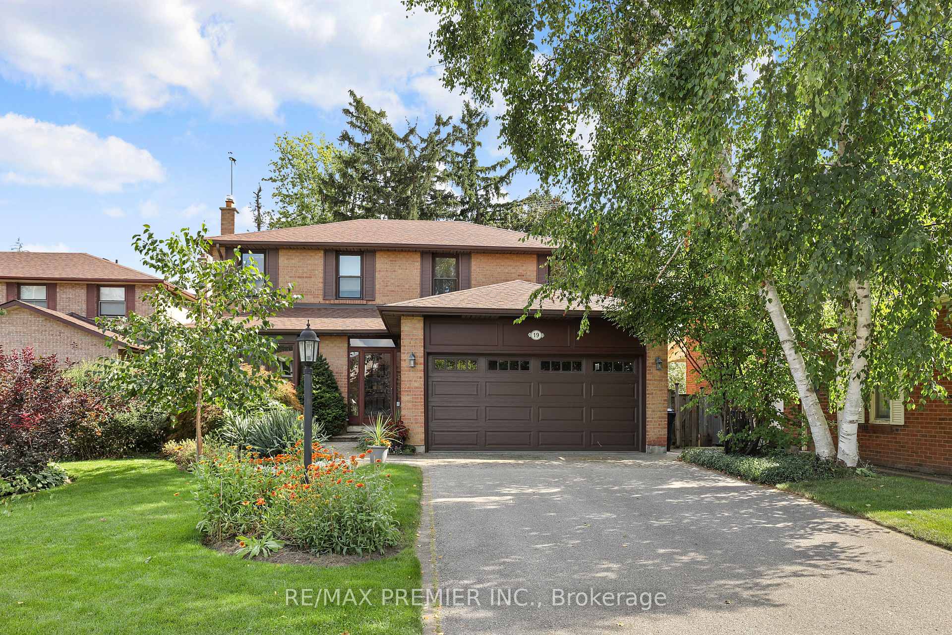 Front of 19 Temagami Court