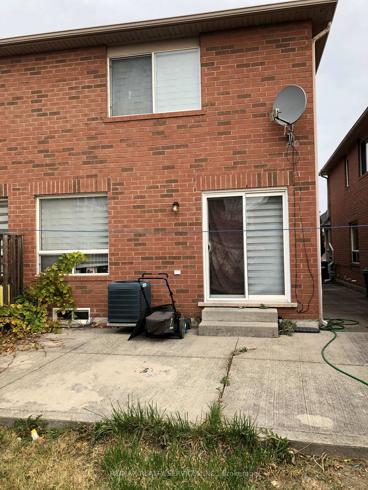 Photo 2 of 18 Herdwick Street, Brampton, Gore Industrial North — HOMEH