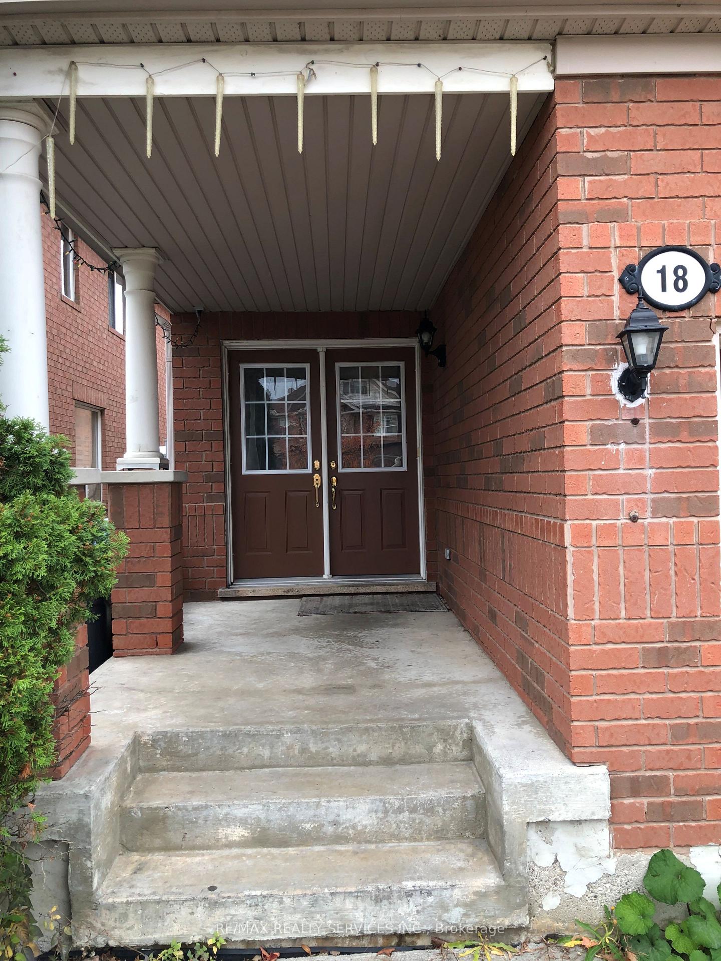 Photo 3 of 18 Herdwick Street, Brampton, Gore Industrial North — HOMEH