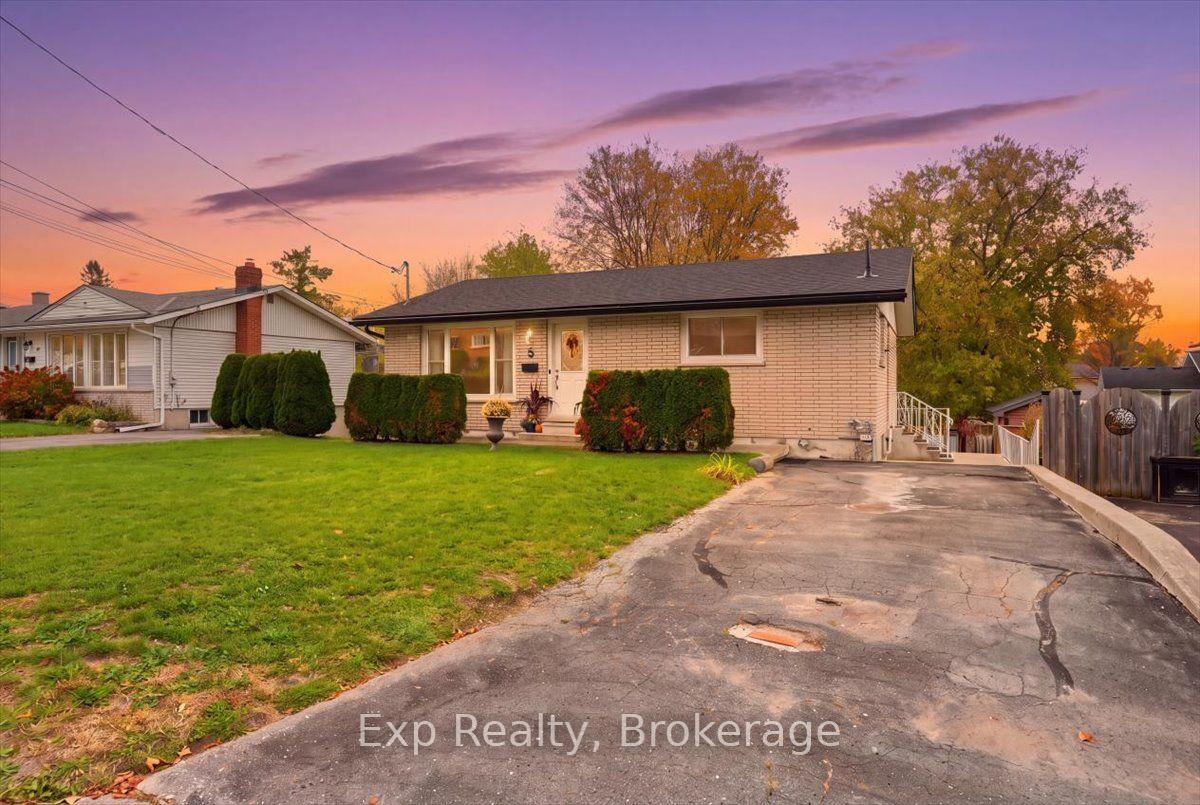 Photo 1 of 5 Kidd Avenue, Quinte West, Sidney Ward — HOMEH