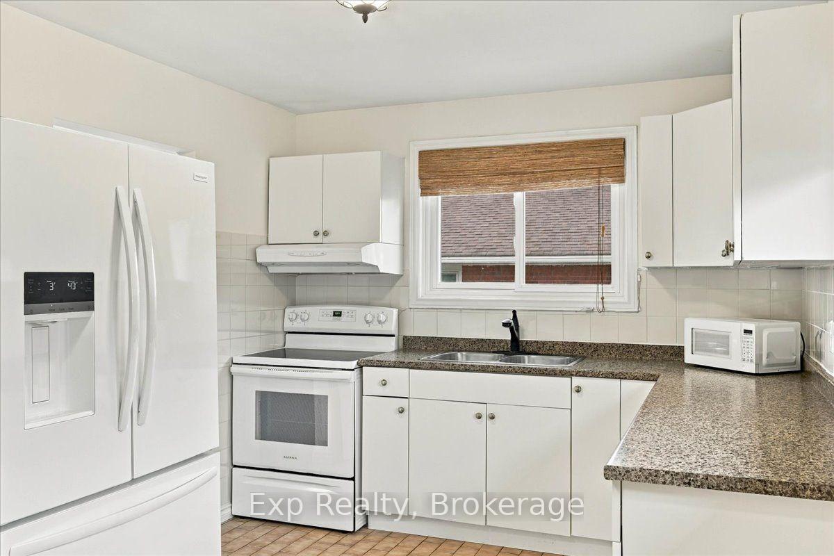 Photo 10 of 5 Kidd Avenue, Quinte West, Sidney Ward — HOMEH