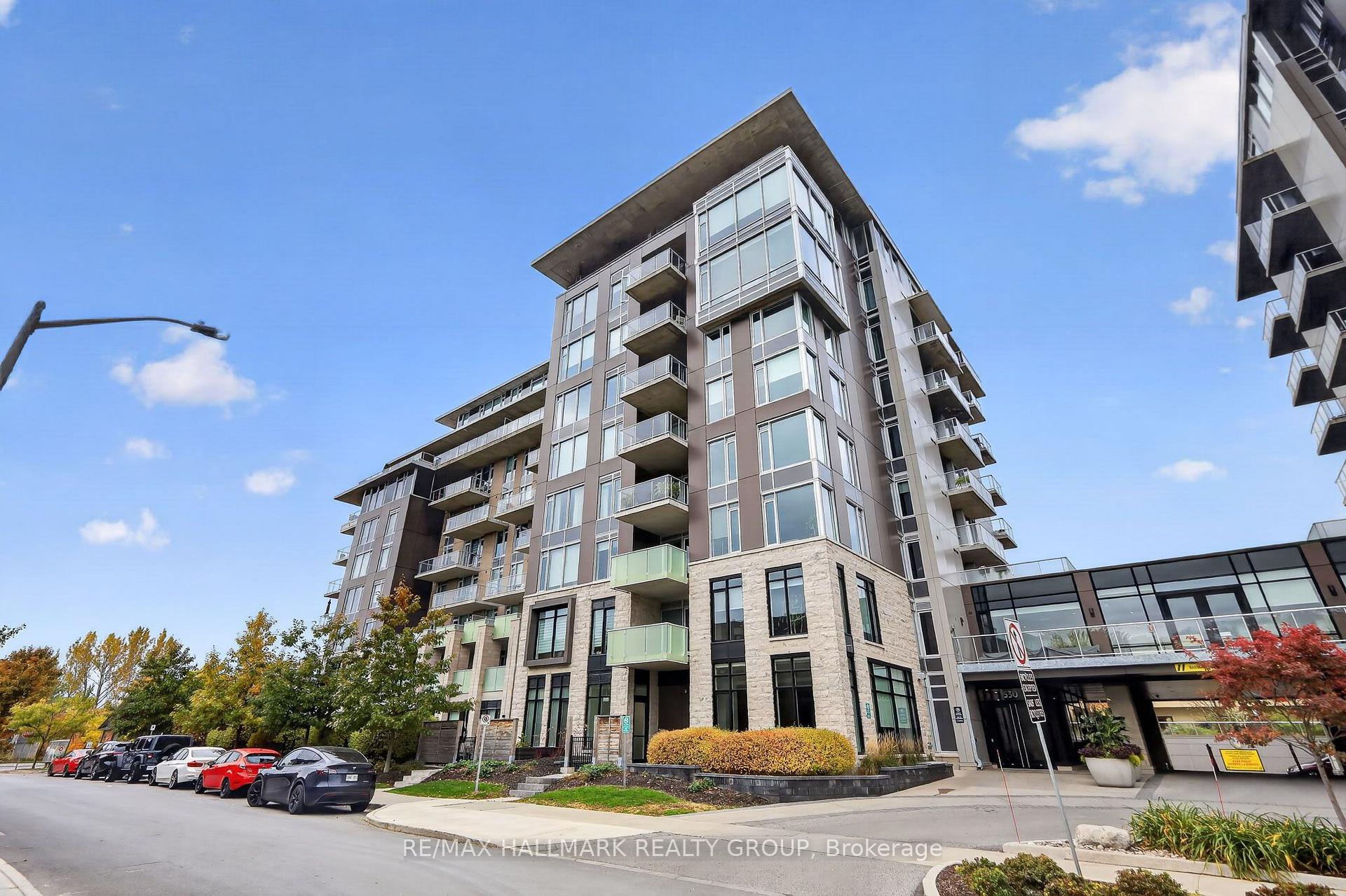 Photo of Unit 403, 530 De Mazenod Avenue