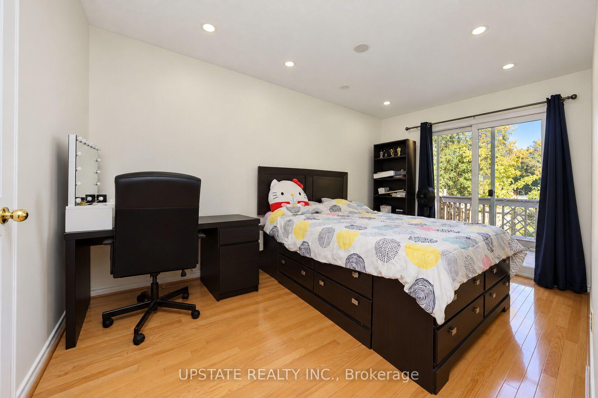 Photo 13 of 28 Braemore Road, Brampton, Brampton West — HOMEH