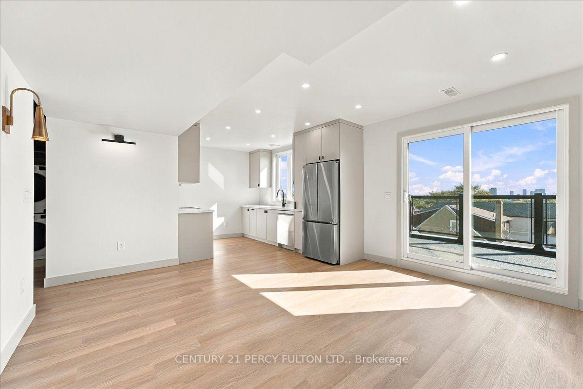 Photo 7 of 113 Hatherley Road, Toronto, Caledonia-Fairbank — HOMEH