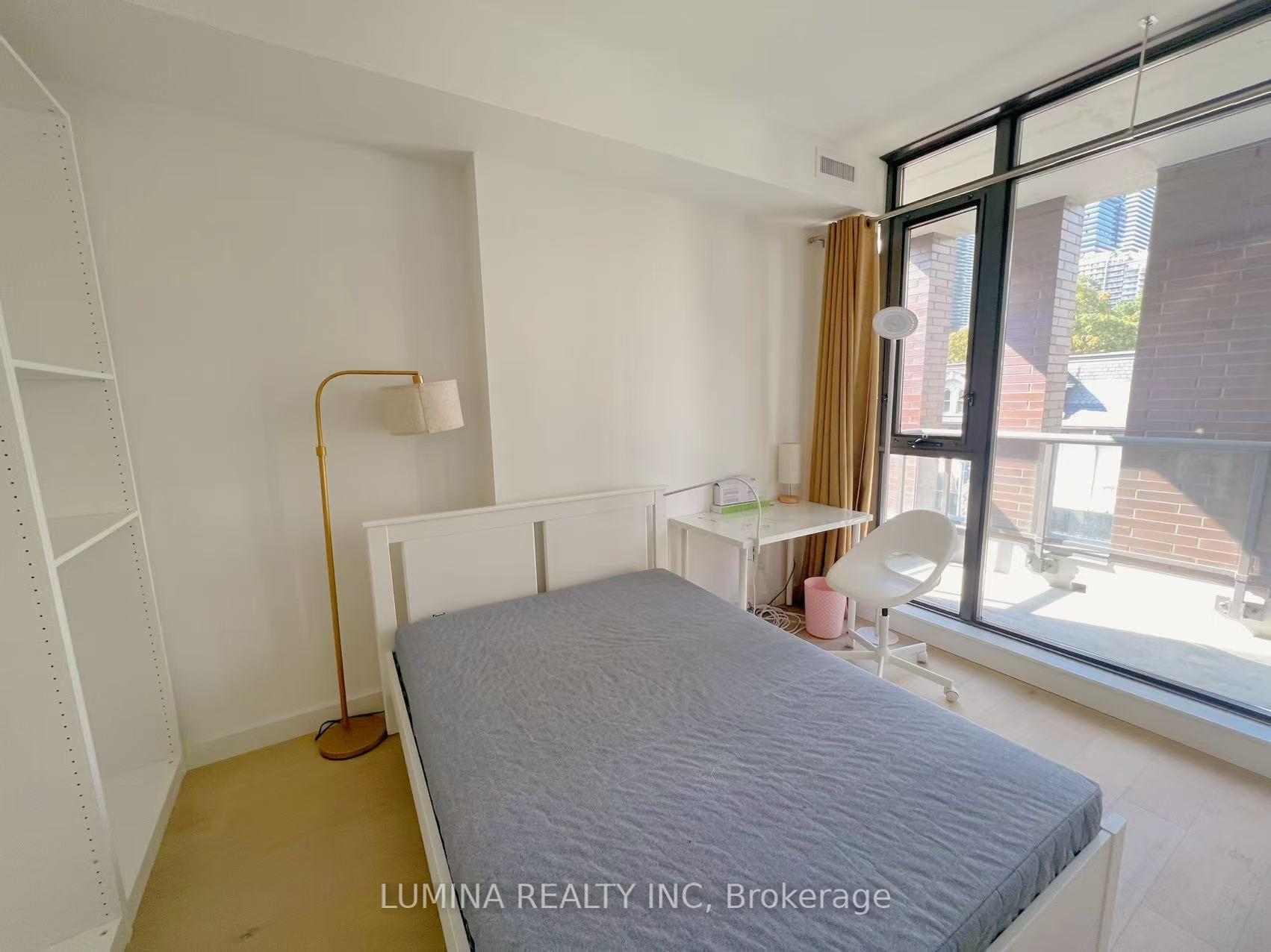 Photo of Unit 305, 81 Wellesley Street E