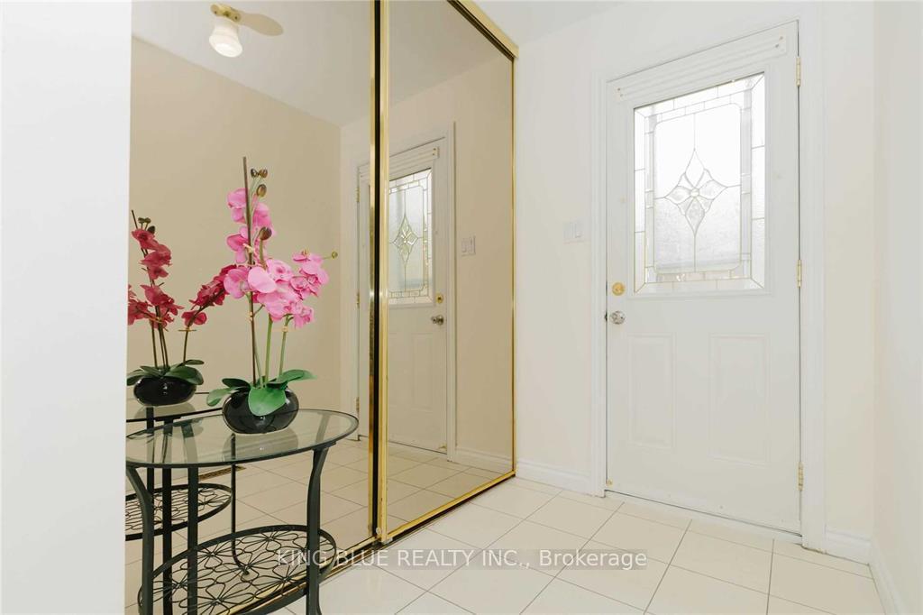Photo of Unit 18, 270 Timberbank Boulevard