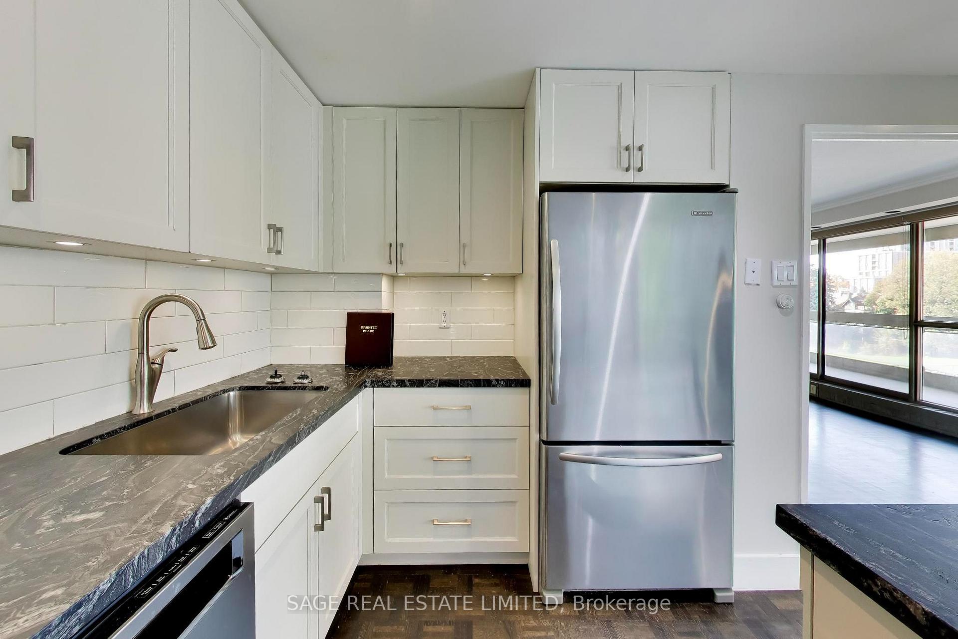 Photo 9 of Unit 403, 63 St Clair Avenue W, Toronto, Yonge-St. Clair — HOMEH