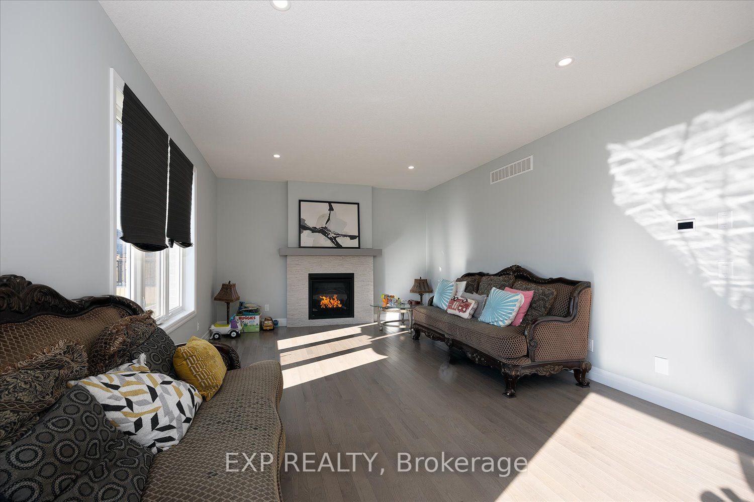 Photo 6 of 21 Sycamore Drive N, Tillsonburg — HOMEH