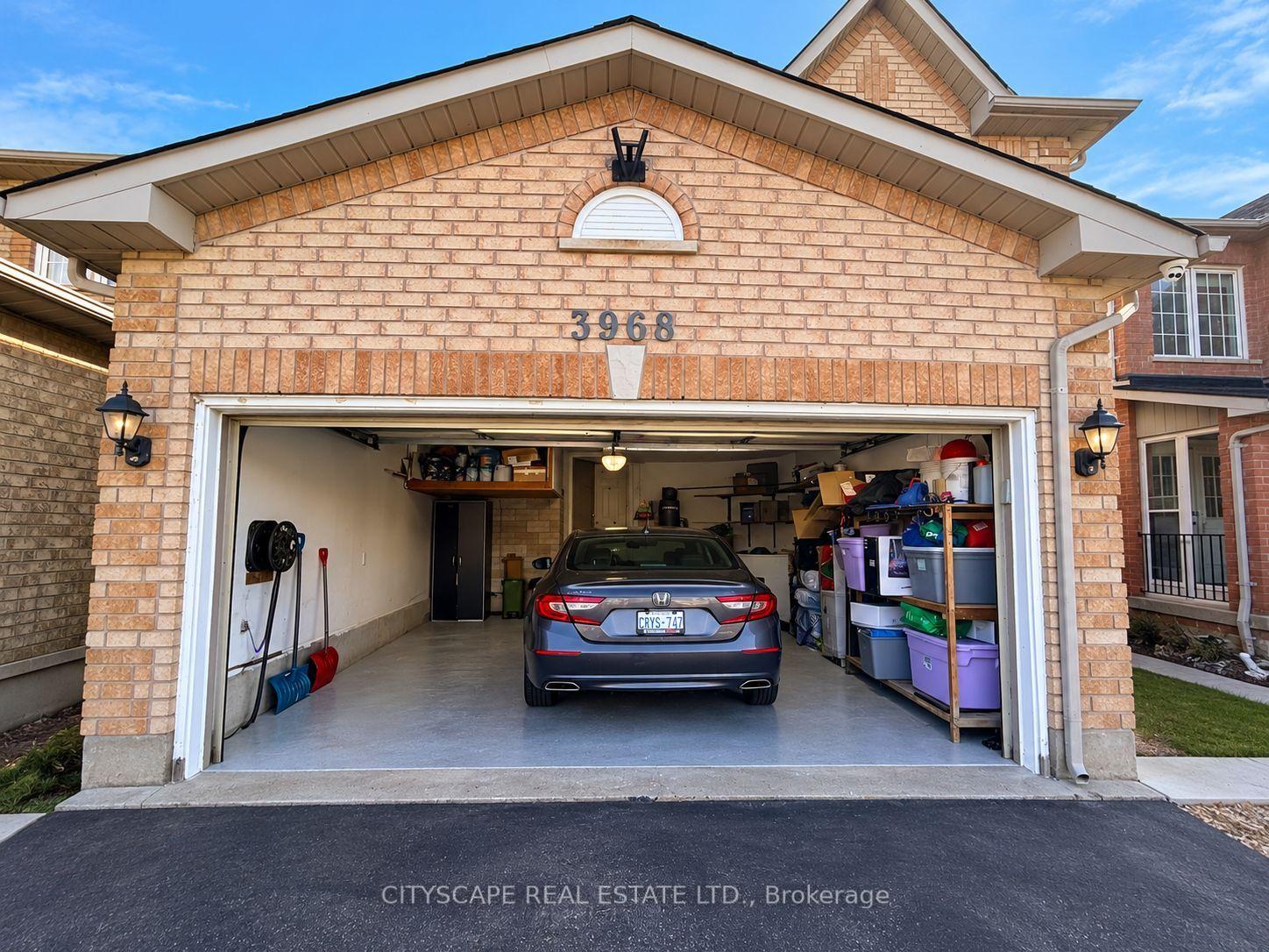 Photo of Unit Upper, 3968 Foxwood Avenue