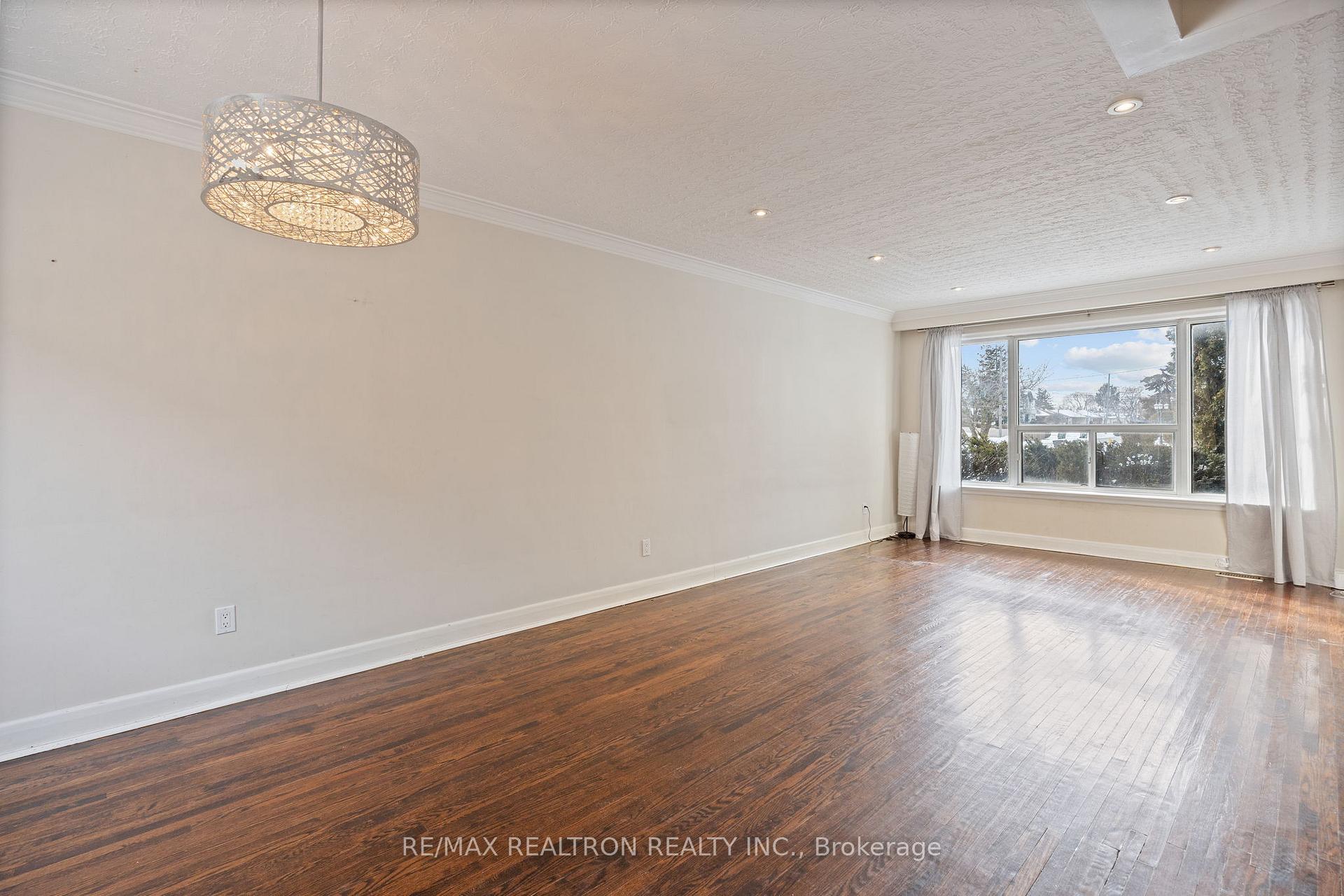 Photo 1 of Unit Main, 200 Acton Avenue, North York, Bathurst Manor — HOMEH