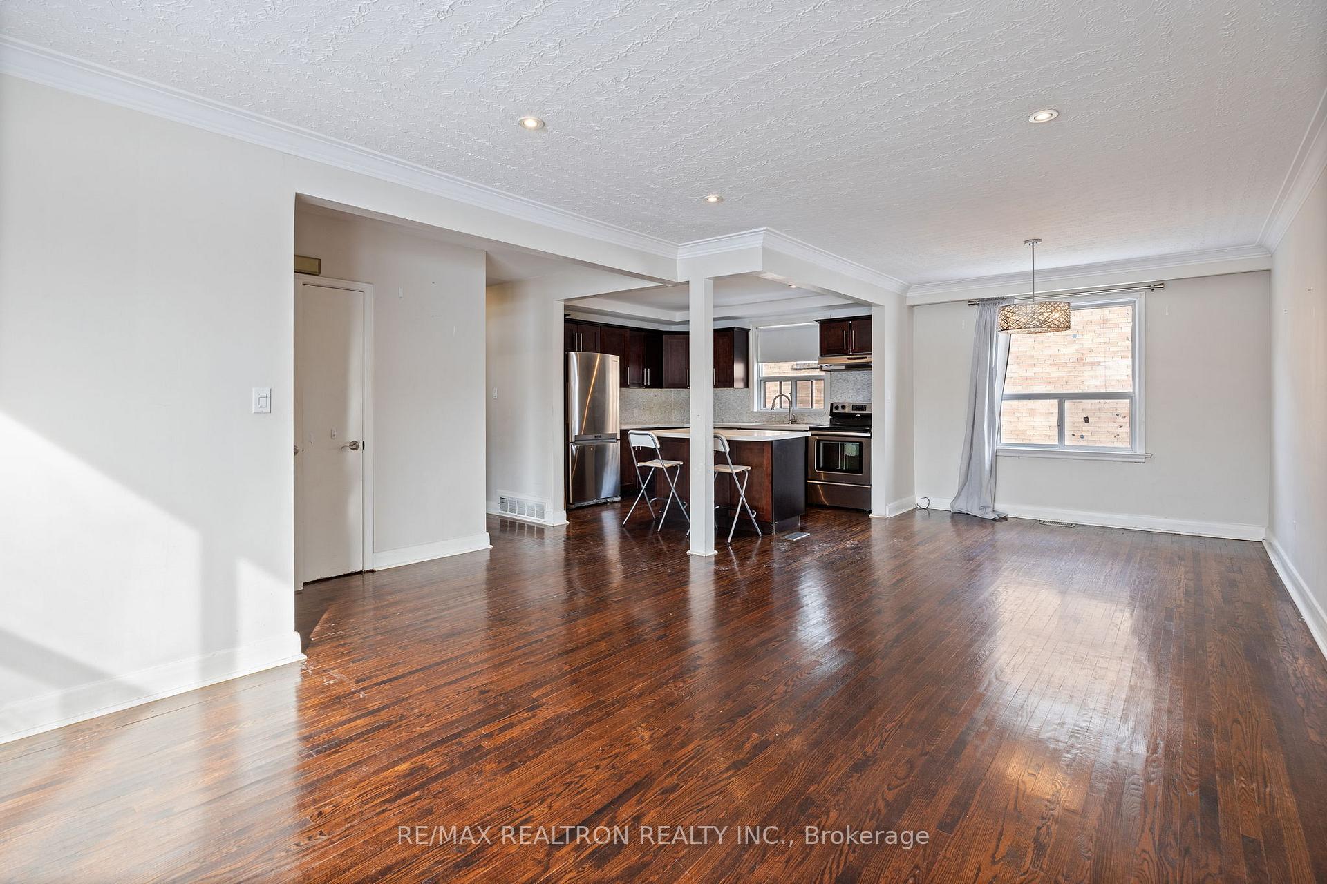 Photo 4 of Unit Main, 200 Acton Avenue, North York, Bathurst Manor — HOMEH
