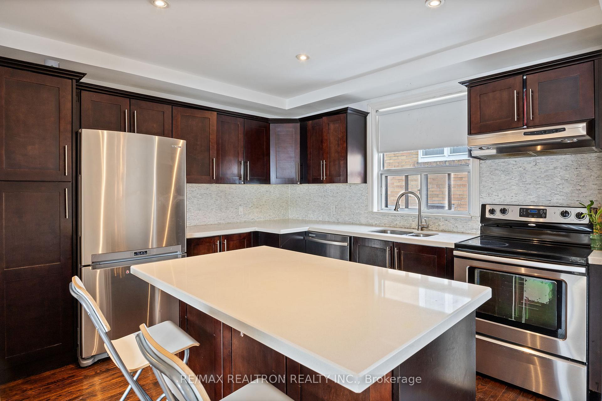 Photo 8 of Unit Main, 200 Acton Avenue, North York, Bathurst Manor — HOMEH