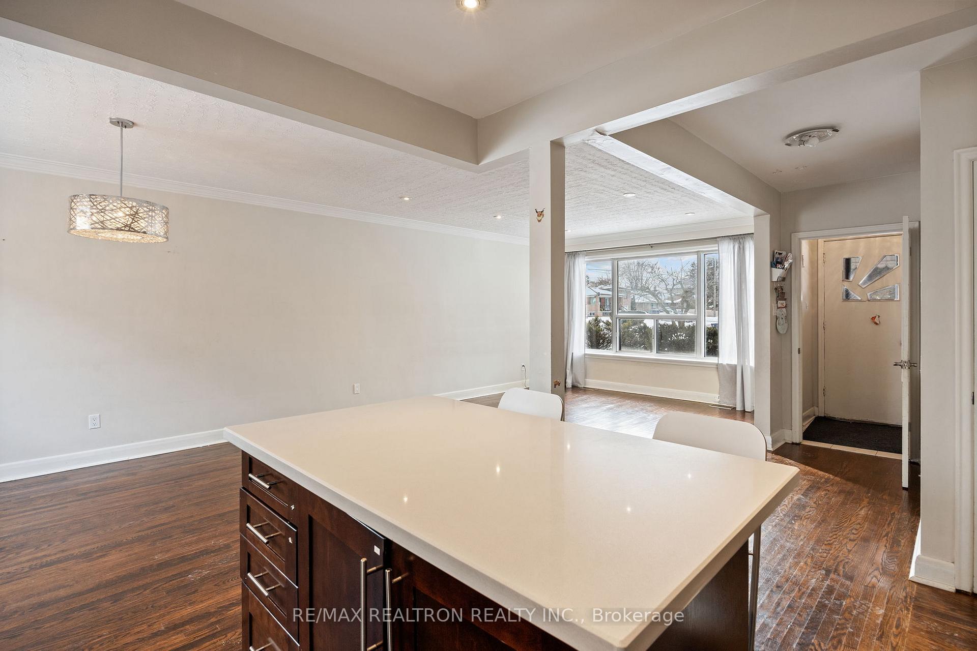 Photo 10 of Unit Main, 200 Acton Avenue, North York, Bathurst Manor — HOMEH