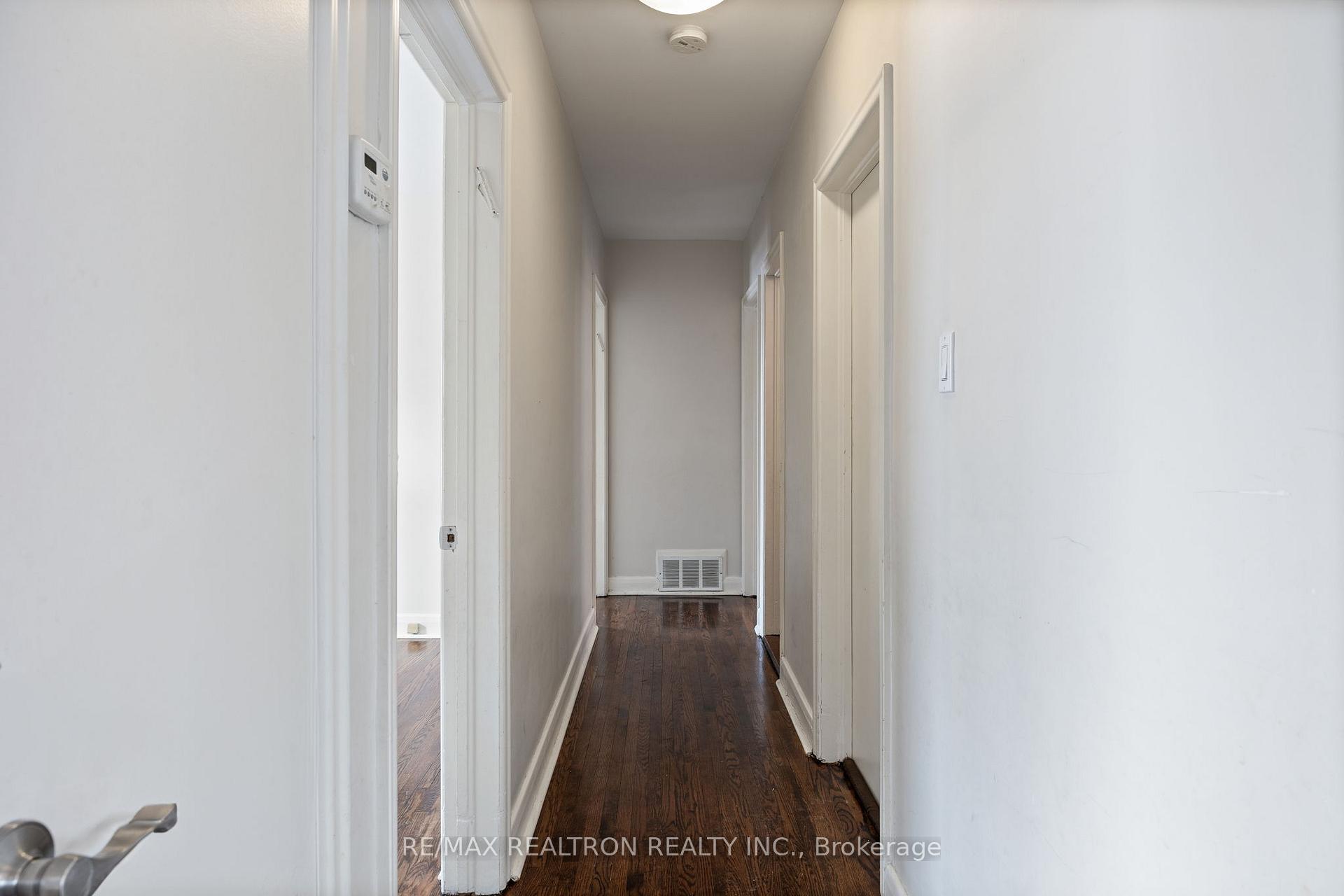 Photo 11 of Unit Main, 200 Acton Avenue, North York, Bathurst Manor — HOMEH