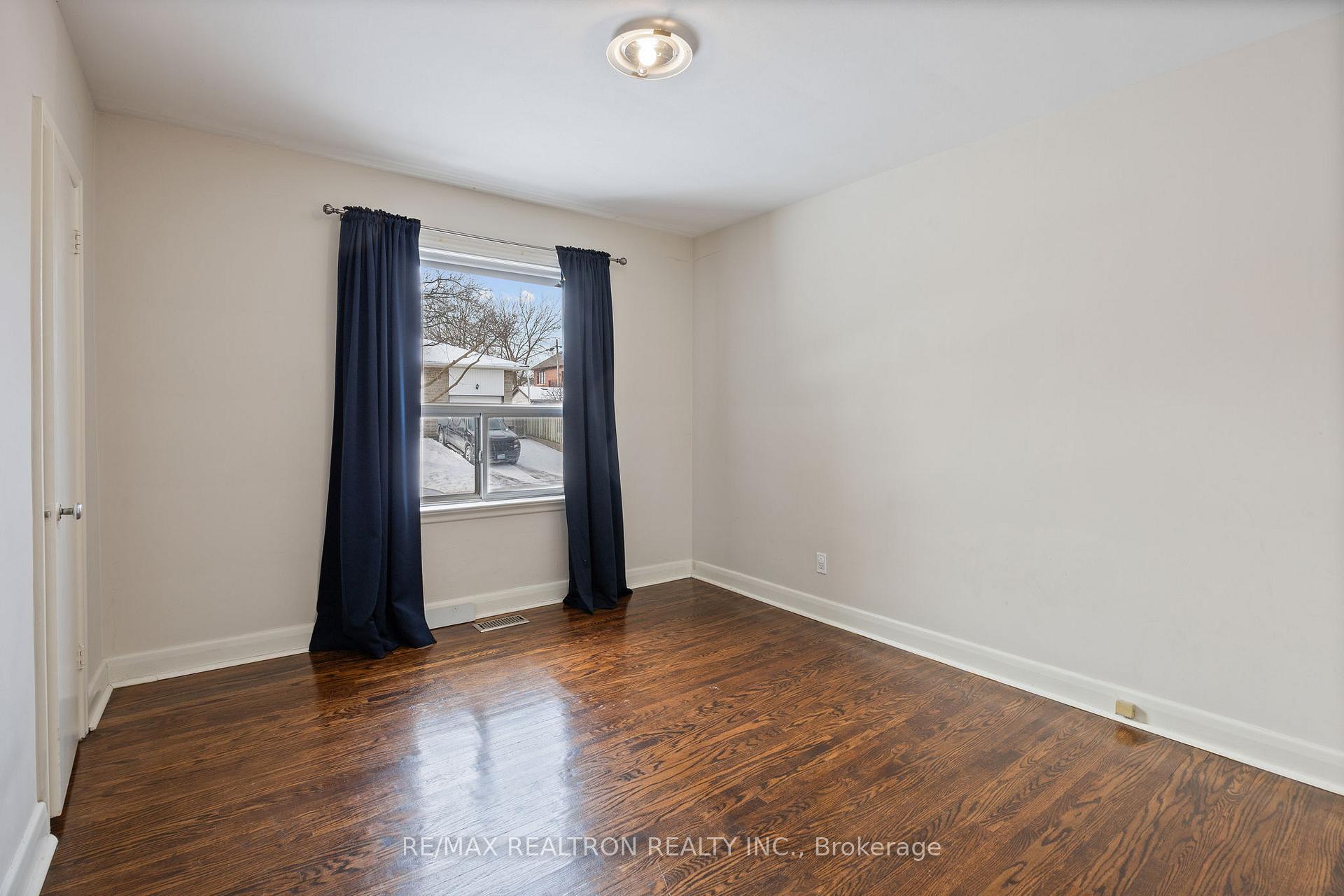 Photo 14 of Unit Main, 200 Acton Avenue, North York, Bathurst Manor — HOMEH
