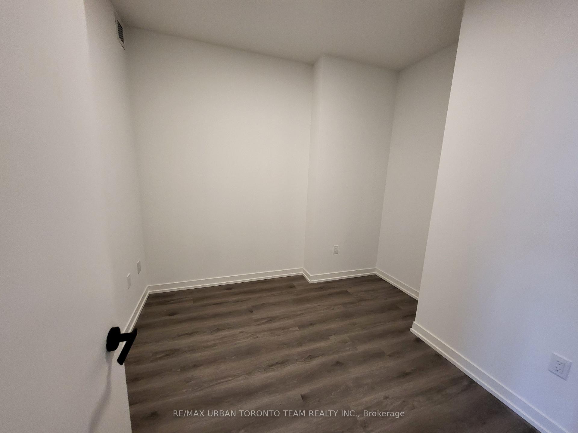 Photo 12 of Unit 1609, 28 Interchange Way, Vaughan, Vaughan Corporate Centre — HOMEH