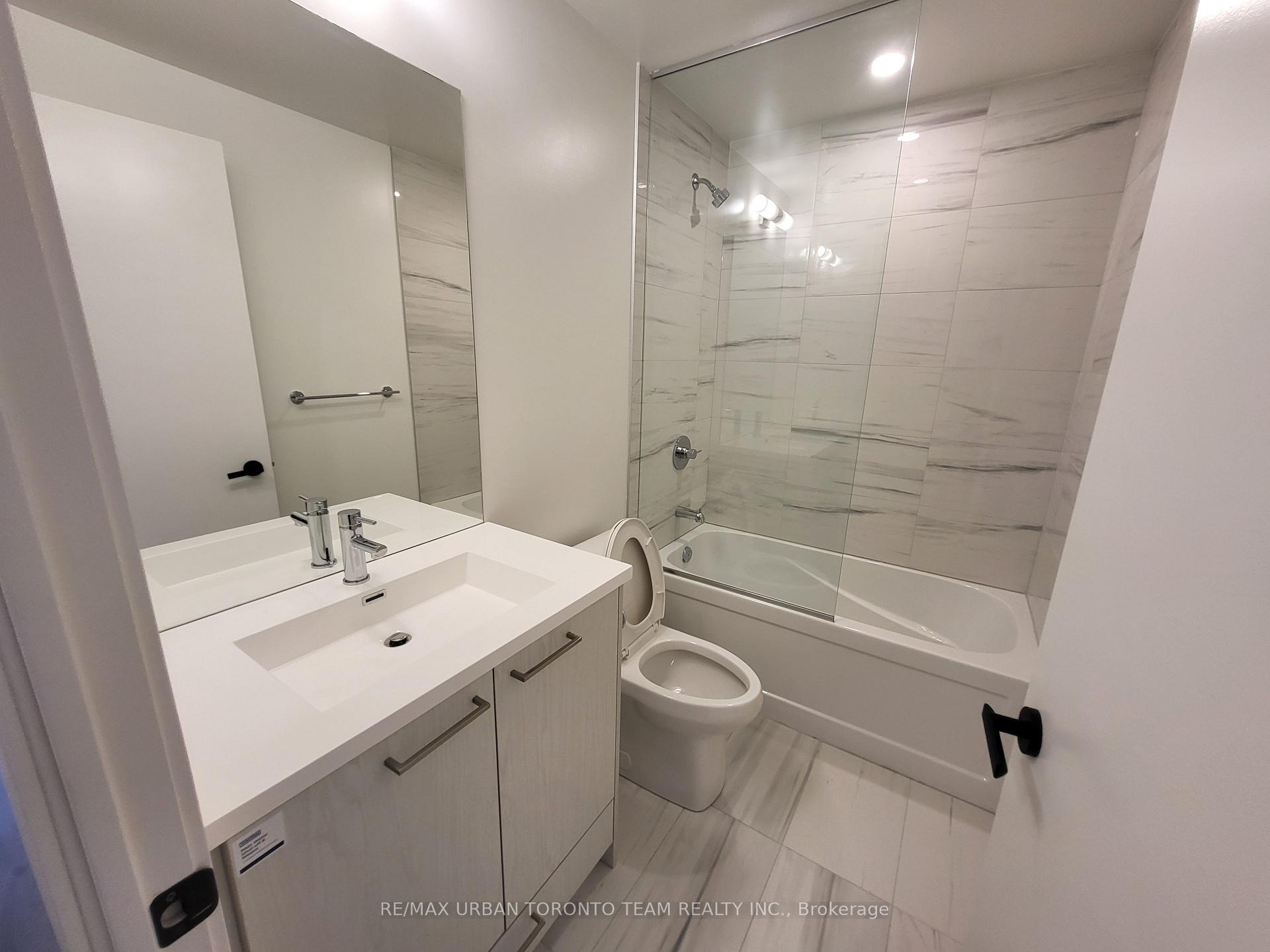 Photo 13 of Unit 1609, 28 Interchange Way, Vaughan, Vaughan Corporate Centre — HOMEH