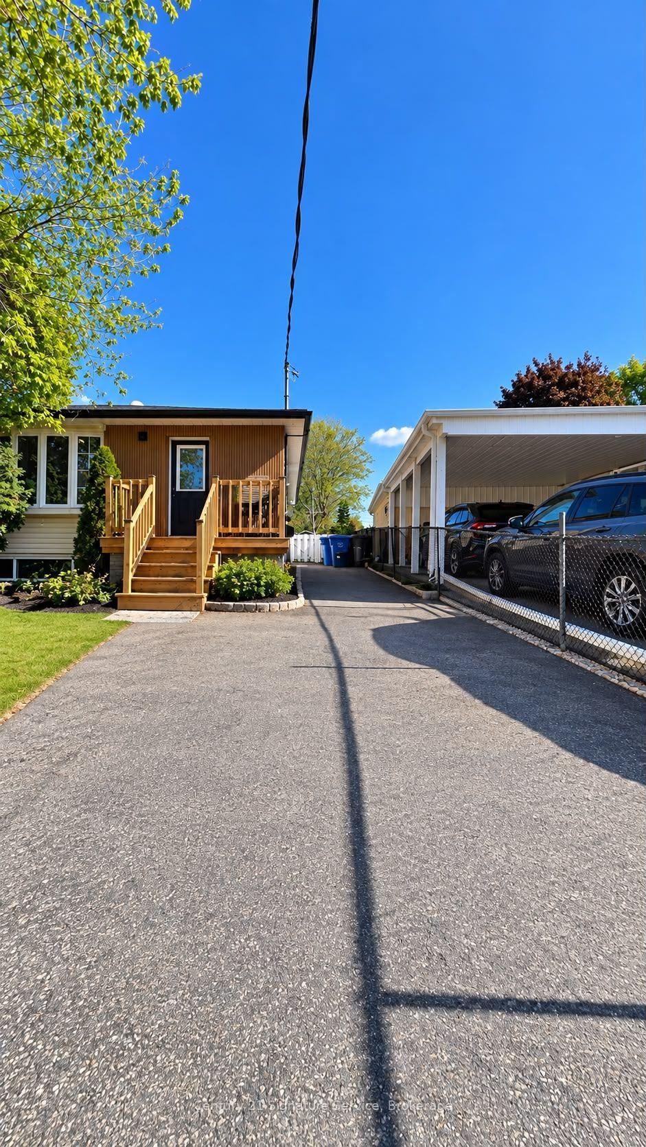 Front of Unit Basement, 107 Bayview Parkway
