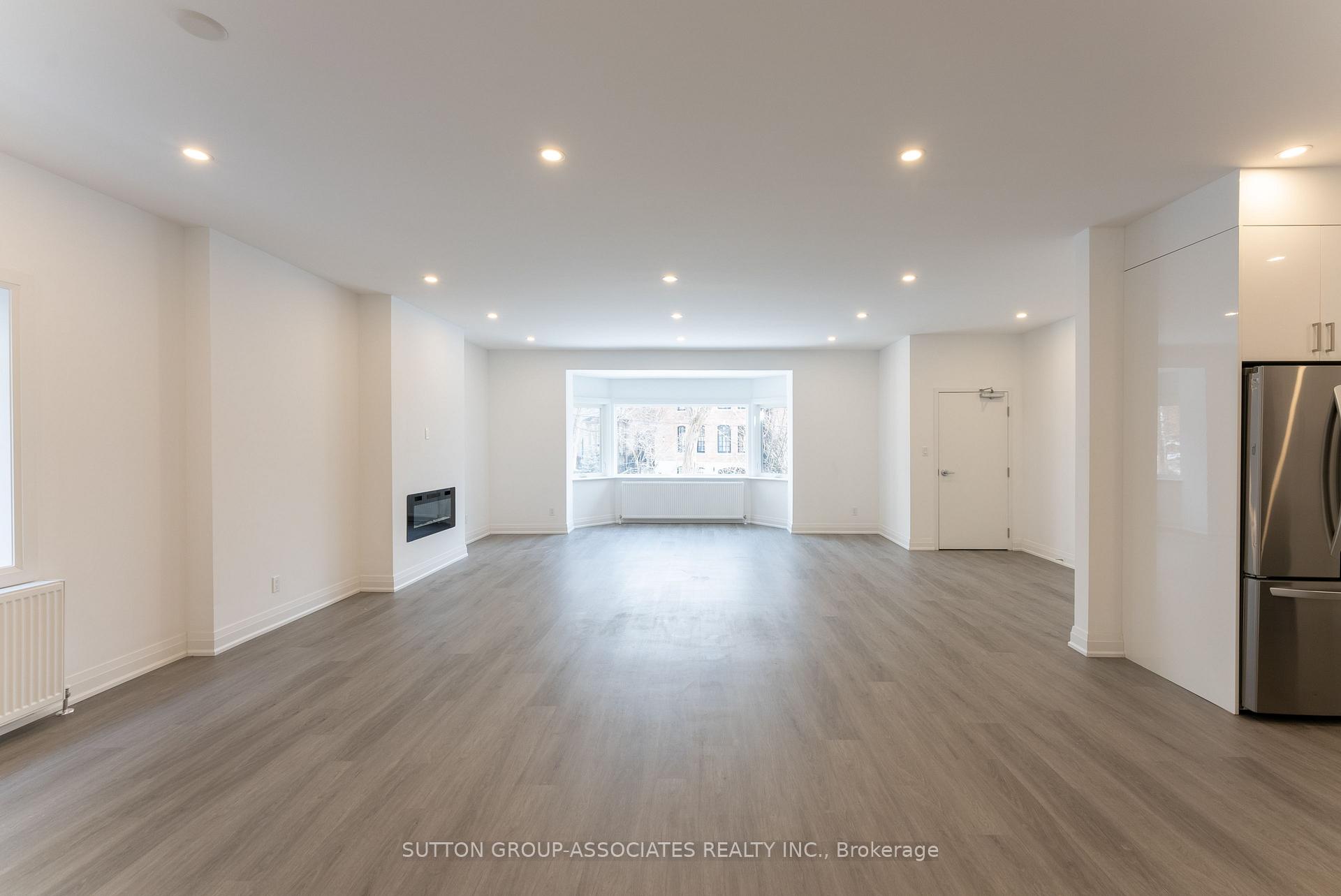 Photo 3 of 8 Glen Edyth Drive, Toronto, Casa Loma — HOMEH