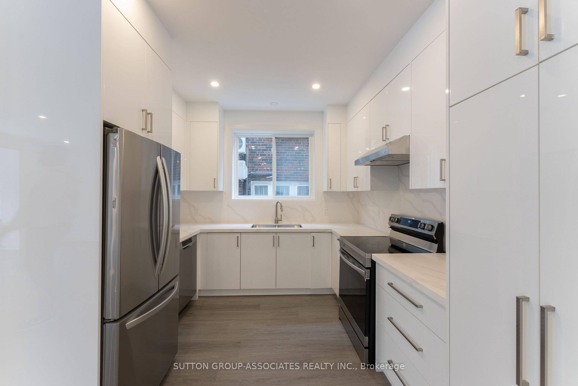 Photo 9 of 8 Glen Edyth Drive, Toronto, Casa Loma — HOMEH