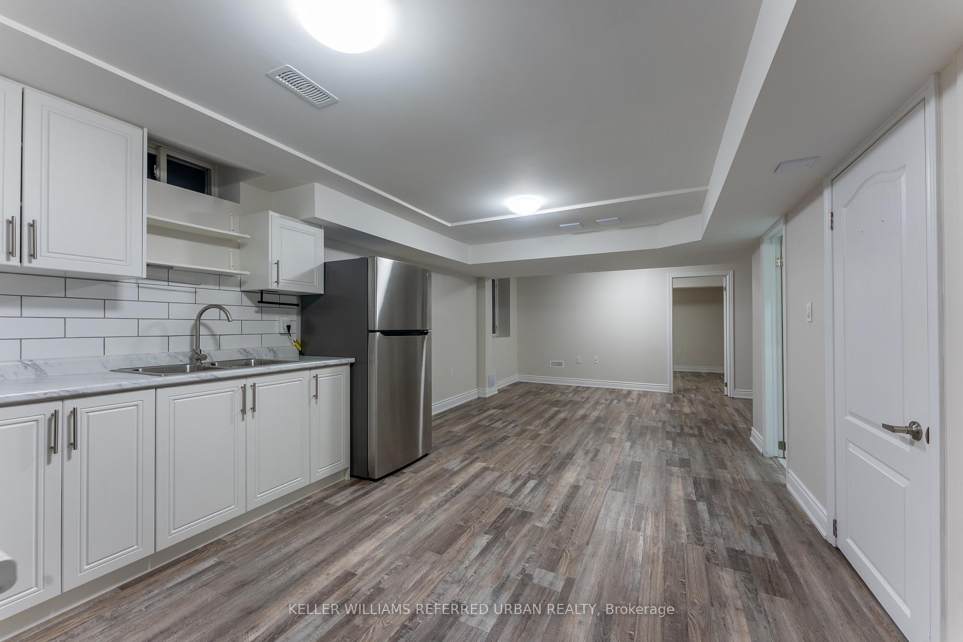 Photo 7 of 230 Waterside Crescent, Vaughan, Maple — HOMEH