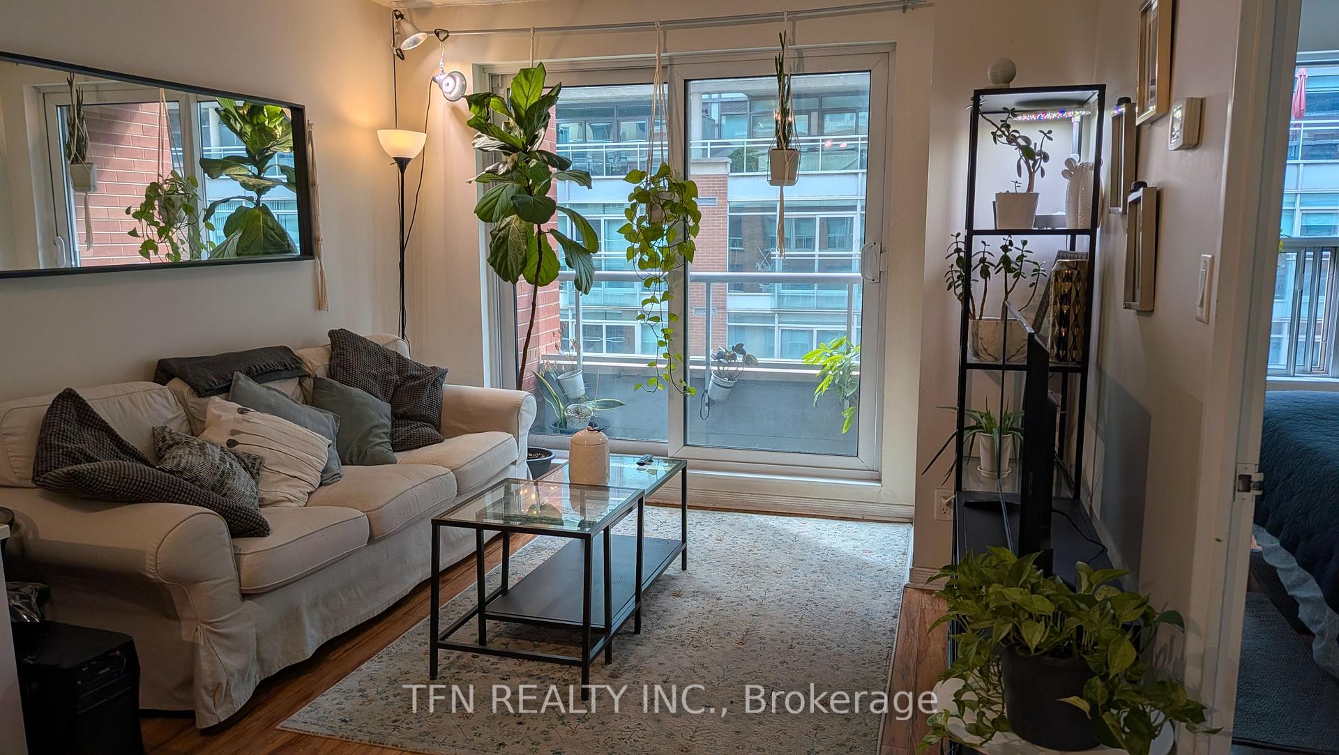 Photo of Unit 913, 230 King Street E