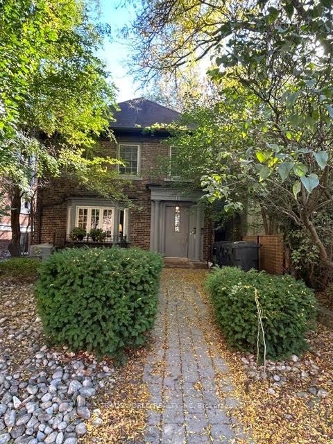Photo 1 of 11 Poplar Plains Crescent, Toronto, Casa Loma — HOMEH