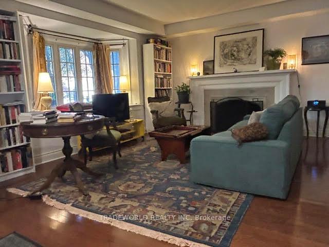 Photo 3 of 11 Poplar Plains Crescent, Toronto, Casa Loma — HOMEH