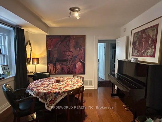 Photo 5 of 11 Poplar Plains Crescent, Toronto, Casa Loma — HOMEH