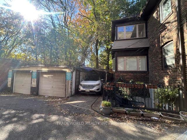 Photo 9 of 11 Poplar Plains Crescent, Toronto, Casa Loma — HOMEH