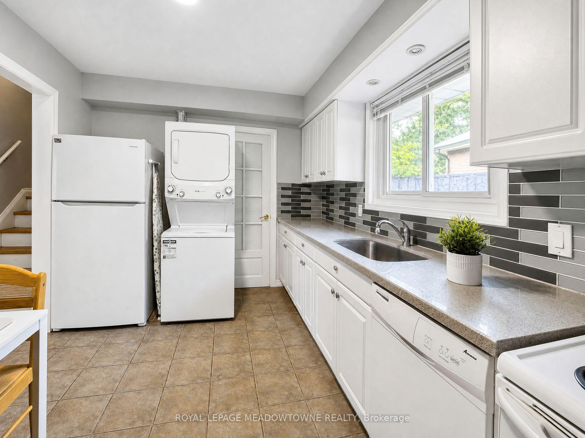 Photo 11 of Unit Upper, 158 Coronation Drive, Scarborough, West Hill — HOMEH