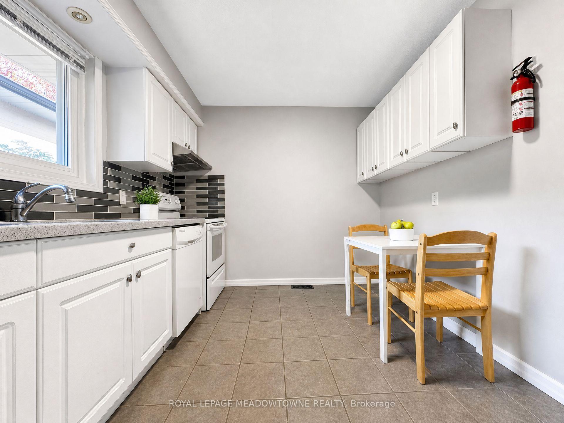 Photo 12 of Unit Upper, 158 Coronation Drive, Scarborough, West Hill — HOMEH