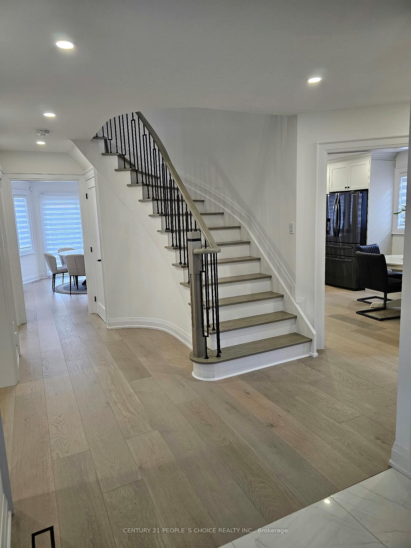Photo 2 of 7 Penhurst Place, Caledon, Bolton East — HOMEH