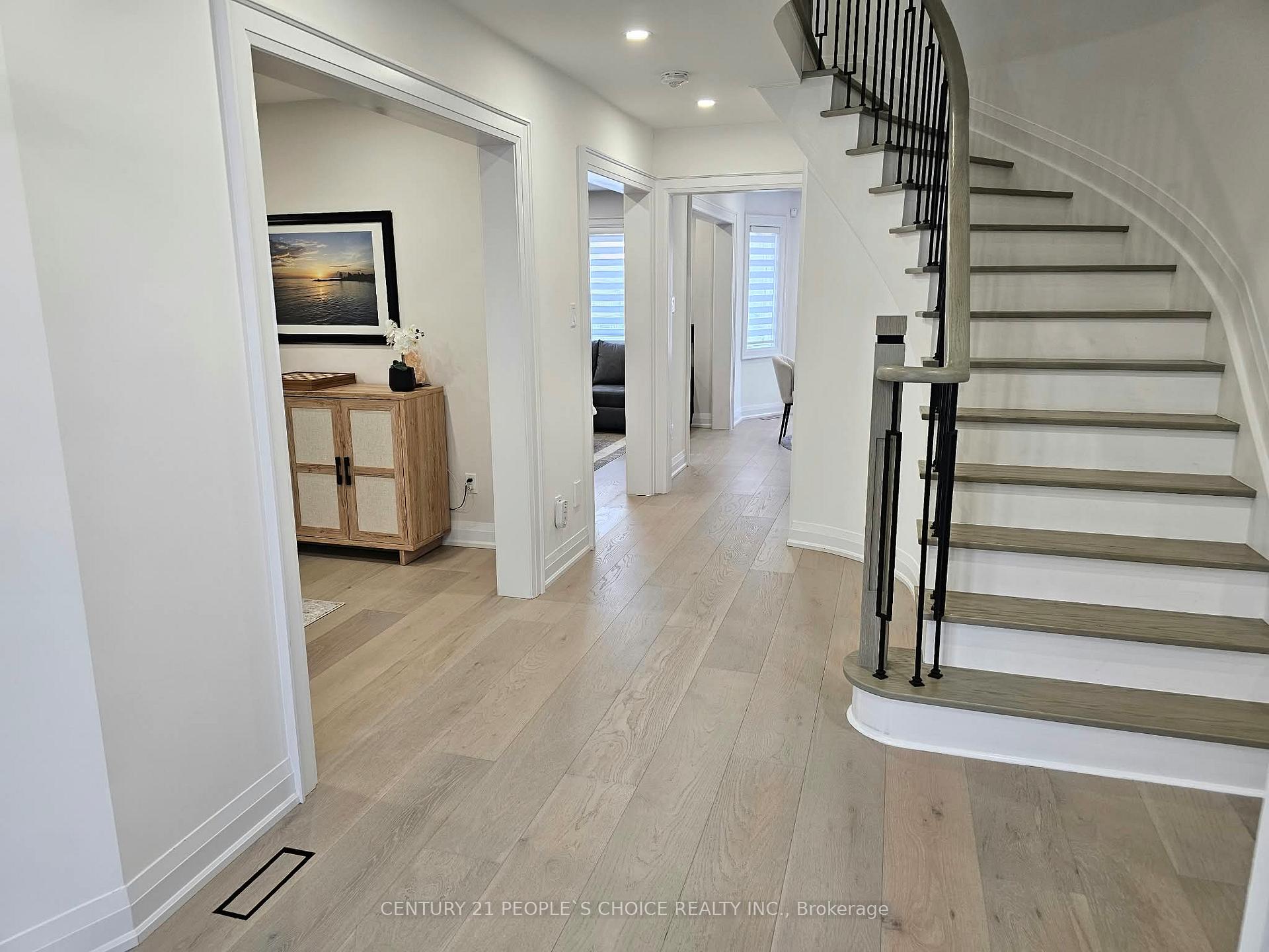 Photo 3 of 7 Penhurst Place, Caledon, Bolton East — HOMEH