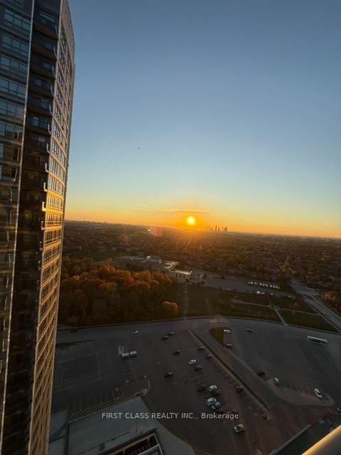 Photo 14 of Unit 2604, 50 Upper Mall Way, Vaughan, Brownridge — HOMEH