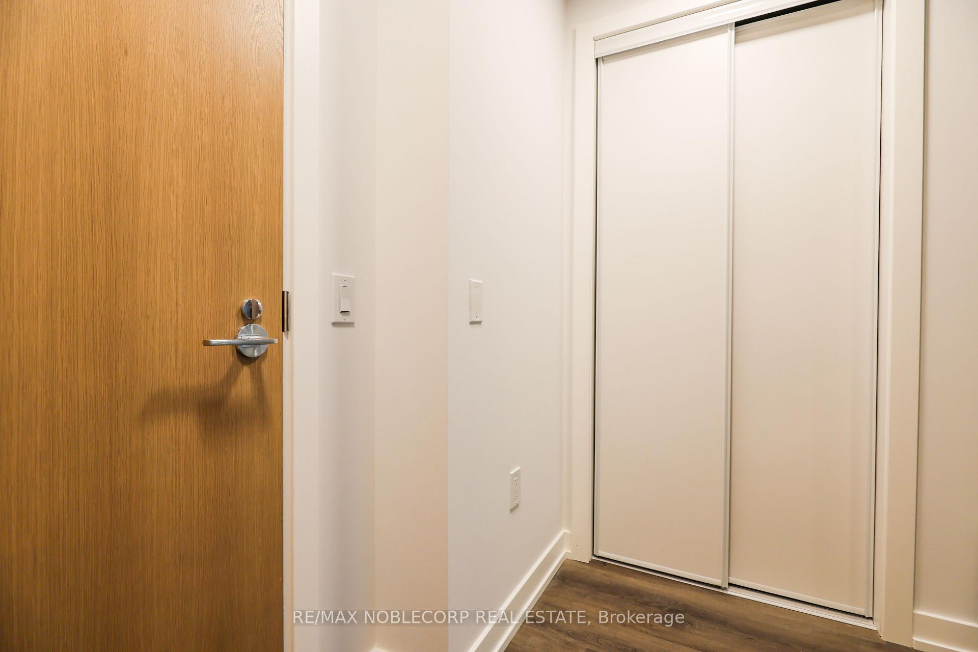 Photo 2 of Unit 1707A, 5 Meadowdale Road, Vaughan, Concord — HOMEH