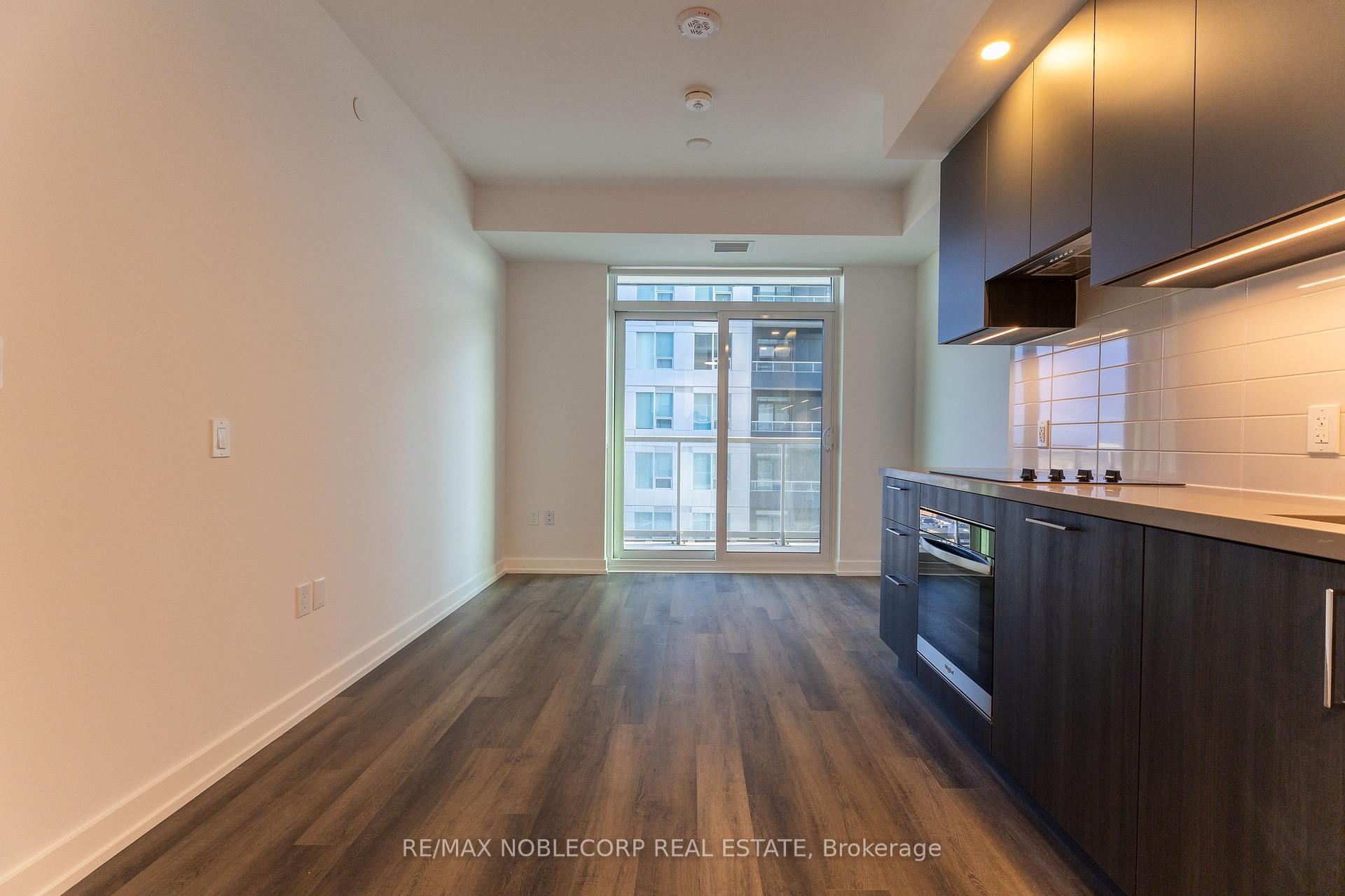 Photo 5 of Unit 1707A, 5 Meadowdale Road, Vaughan, Concord — HOMEH