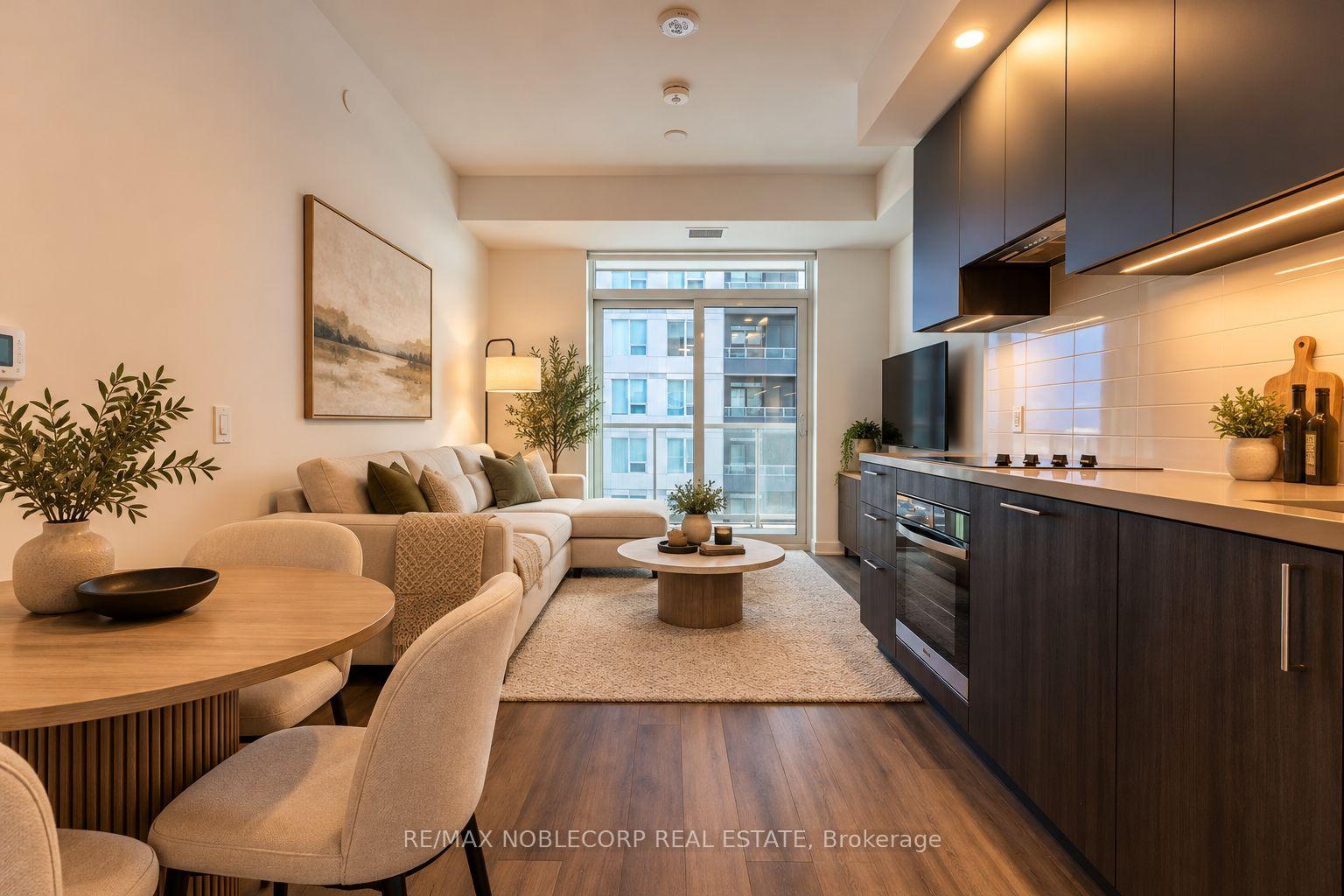 Photo 6 of Unit 1707A, 5 Meadowdale Road, Vaughan, Concord — HOMEH