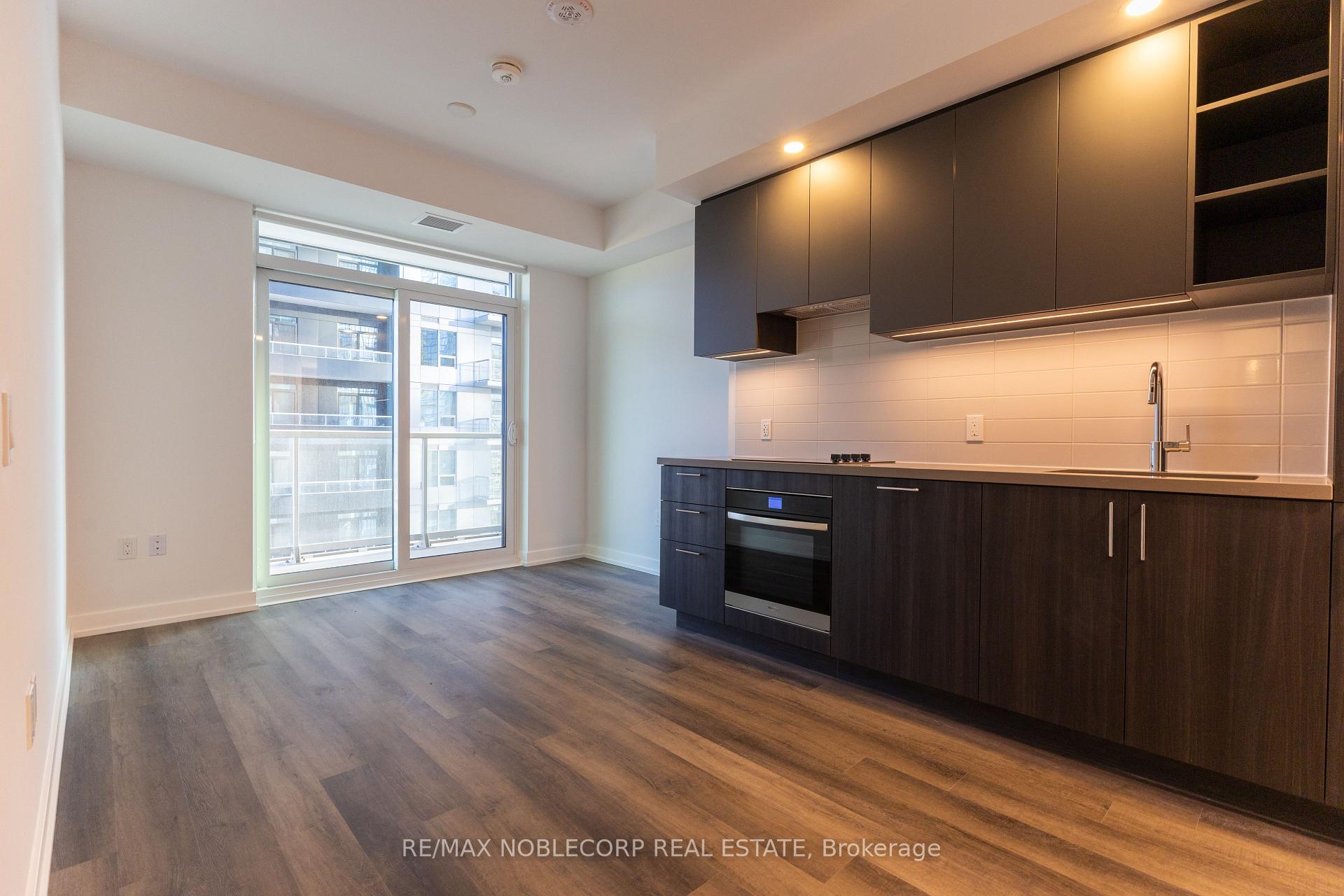 Photo 9 of Unit 1707A, 5 Meadowdale Road, Vaughan, Concord — HOMEH