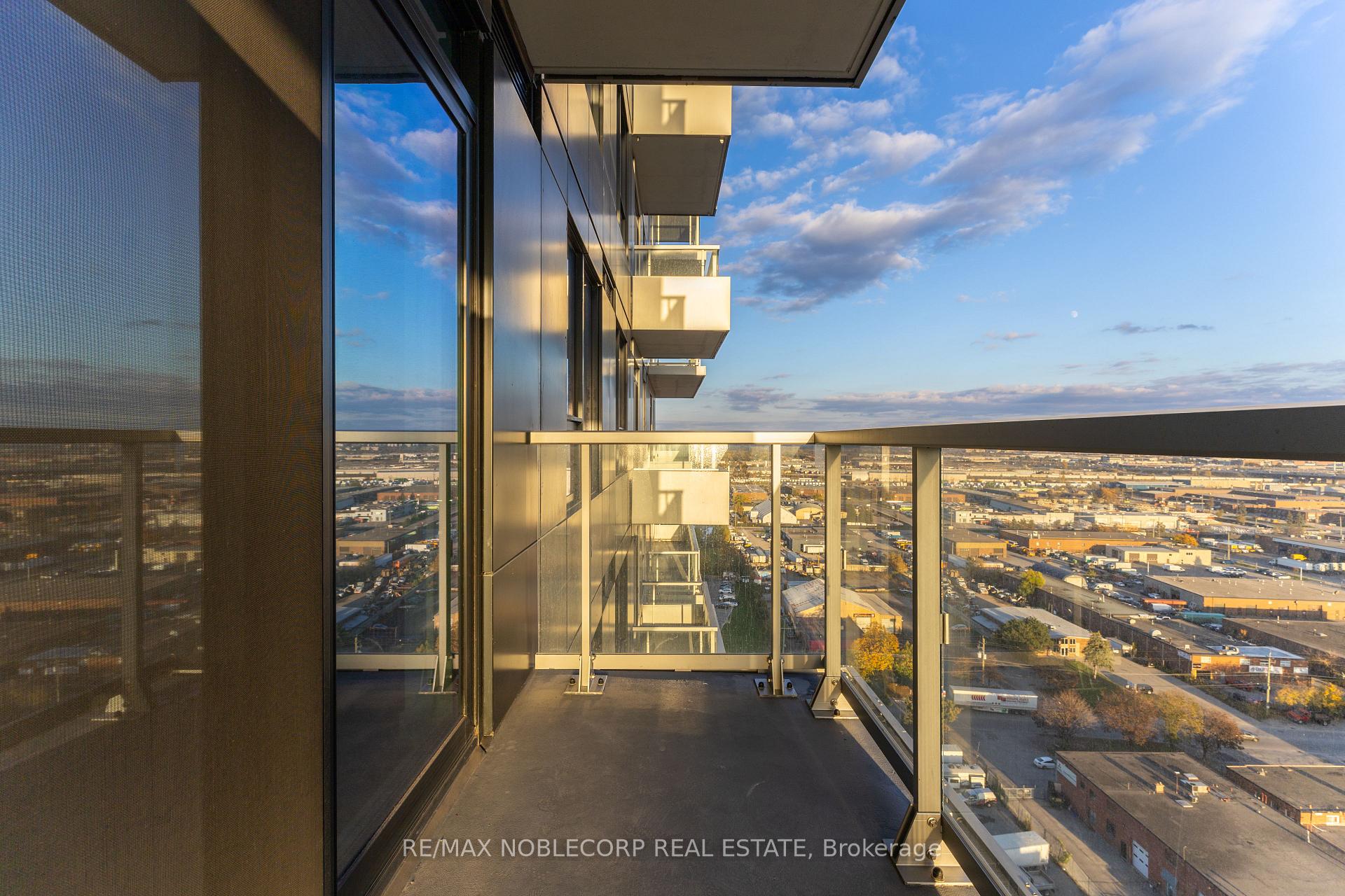Photo 16 of Unit 1707A, 5 Meadowdale Road, Vaughan, Concord — HOMEH