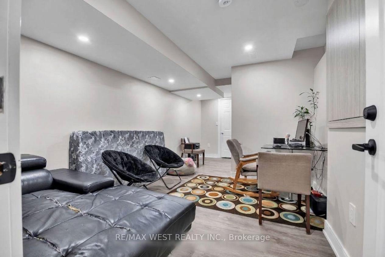Photo of 42 Russell Creek Drive