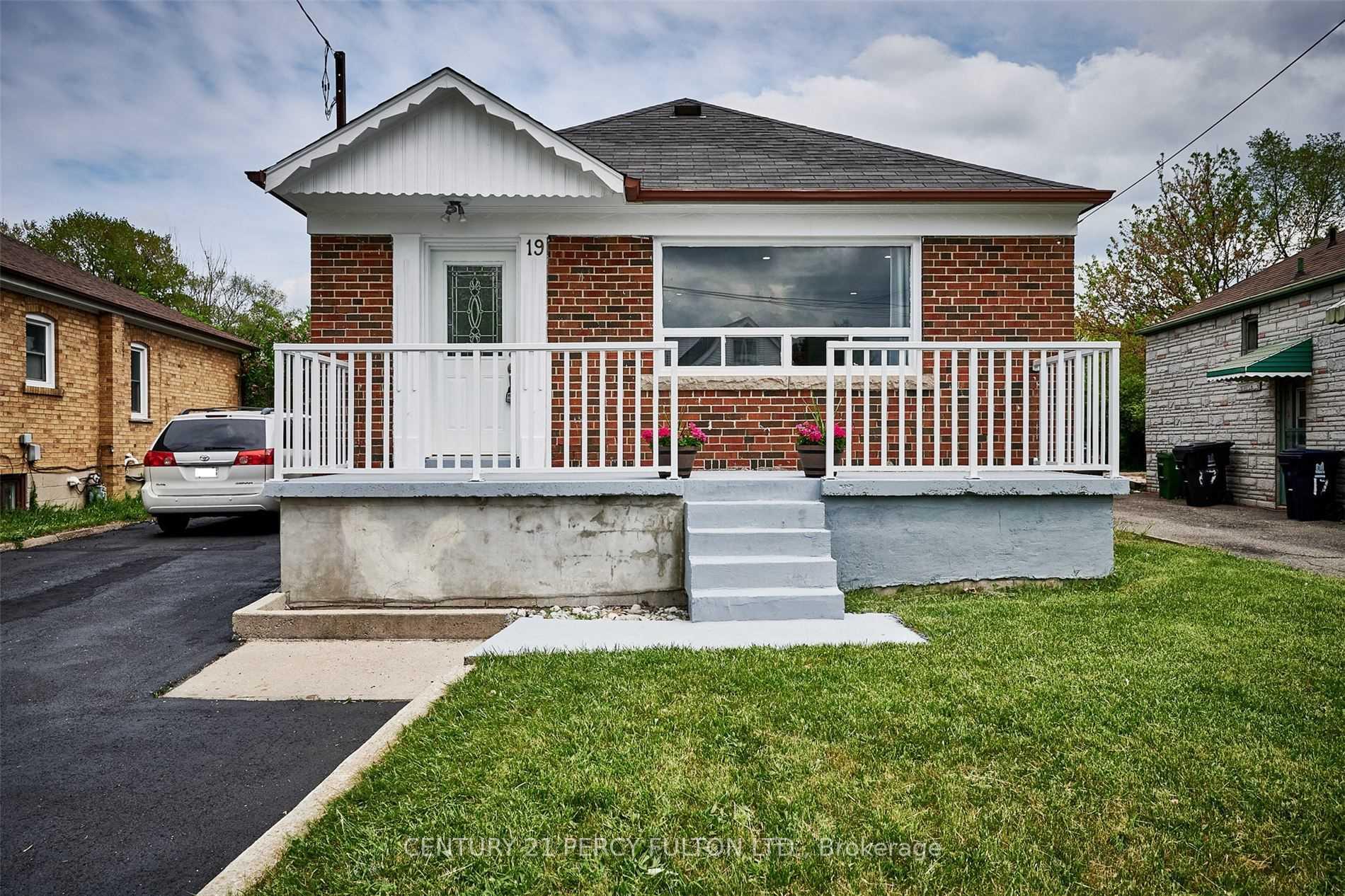 Photo of Unit Bsmt 1, 19 Lynvalley Crescent