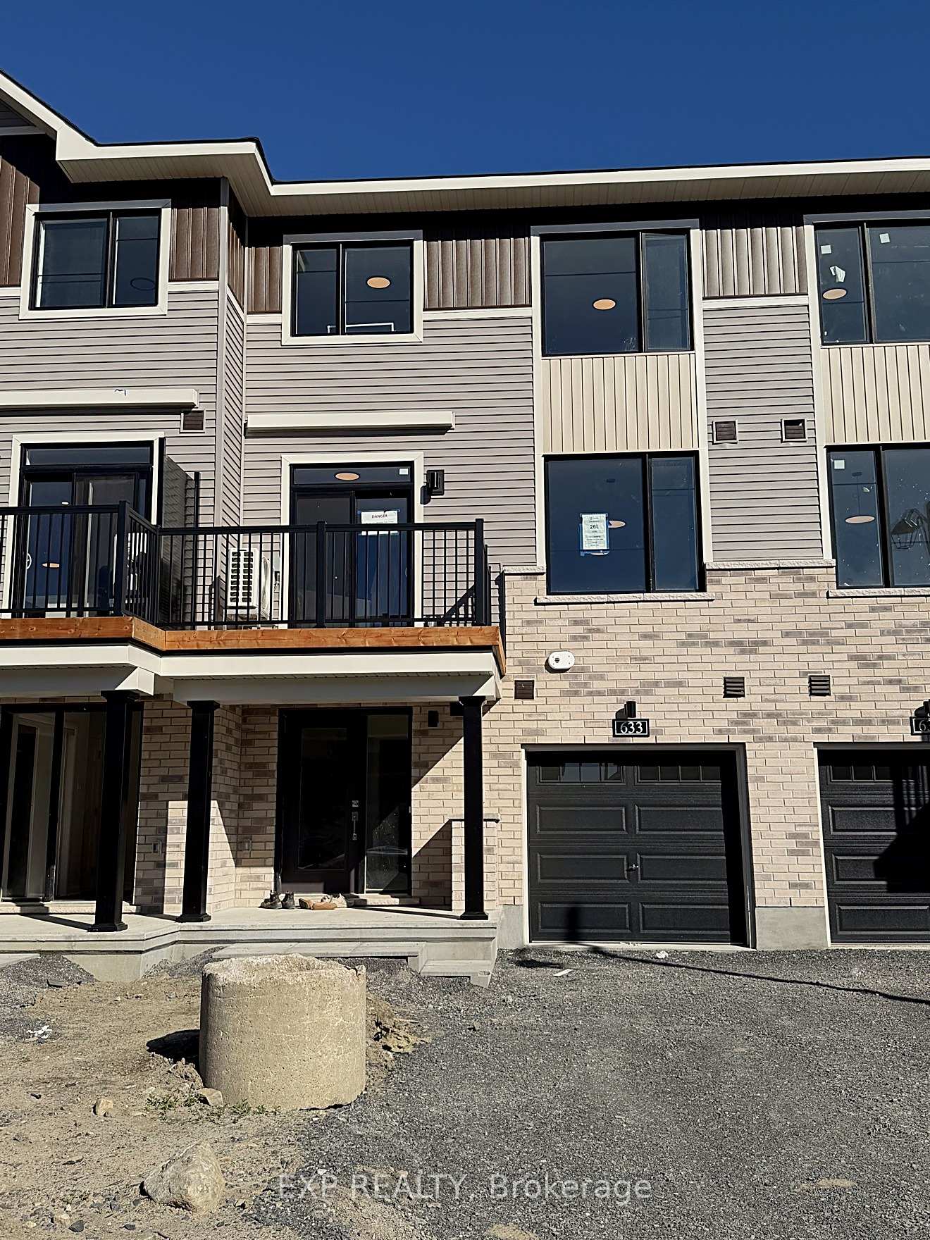 Photo of 633 Moonglade Crescent
